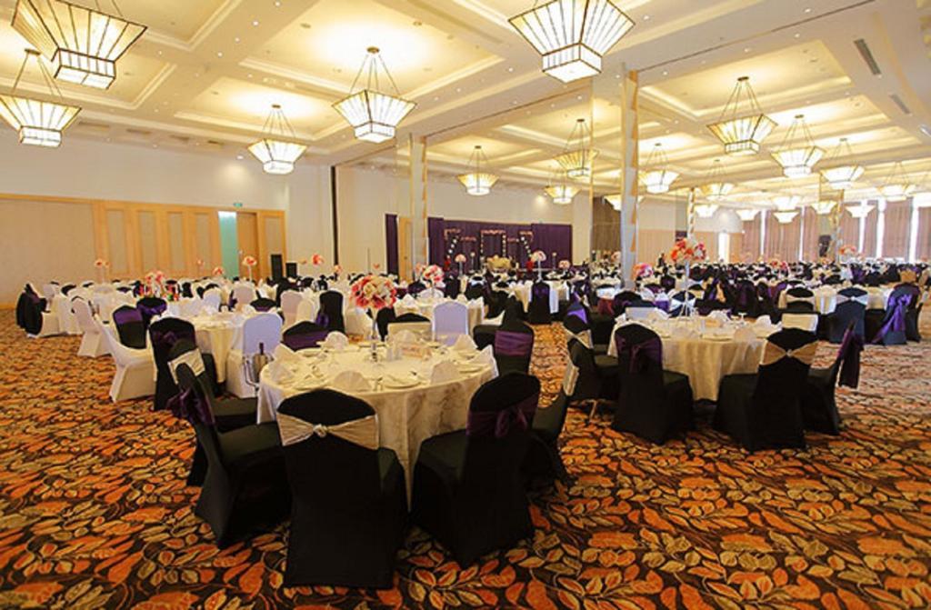 President Hotel At Umodzi Park Lilongwe Ngoại thất bức ảnh