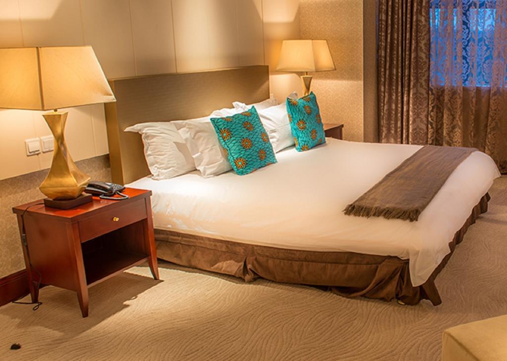 President Hotel At Umodzi Park Lilongwe Phòng bức ảnh
