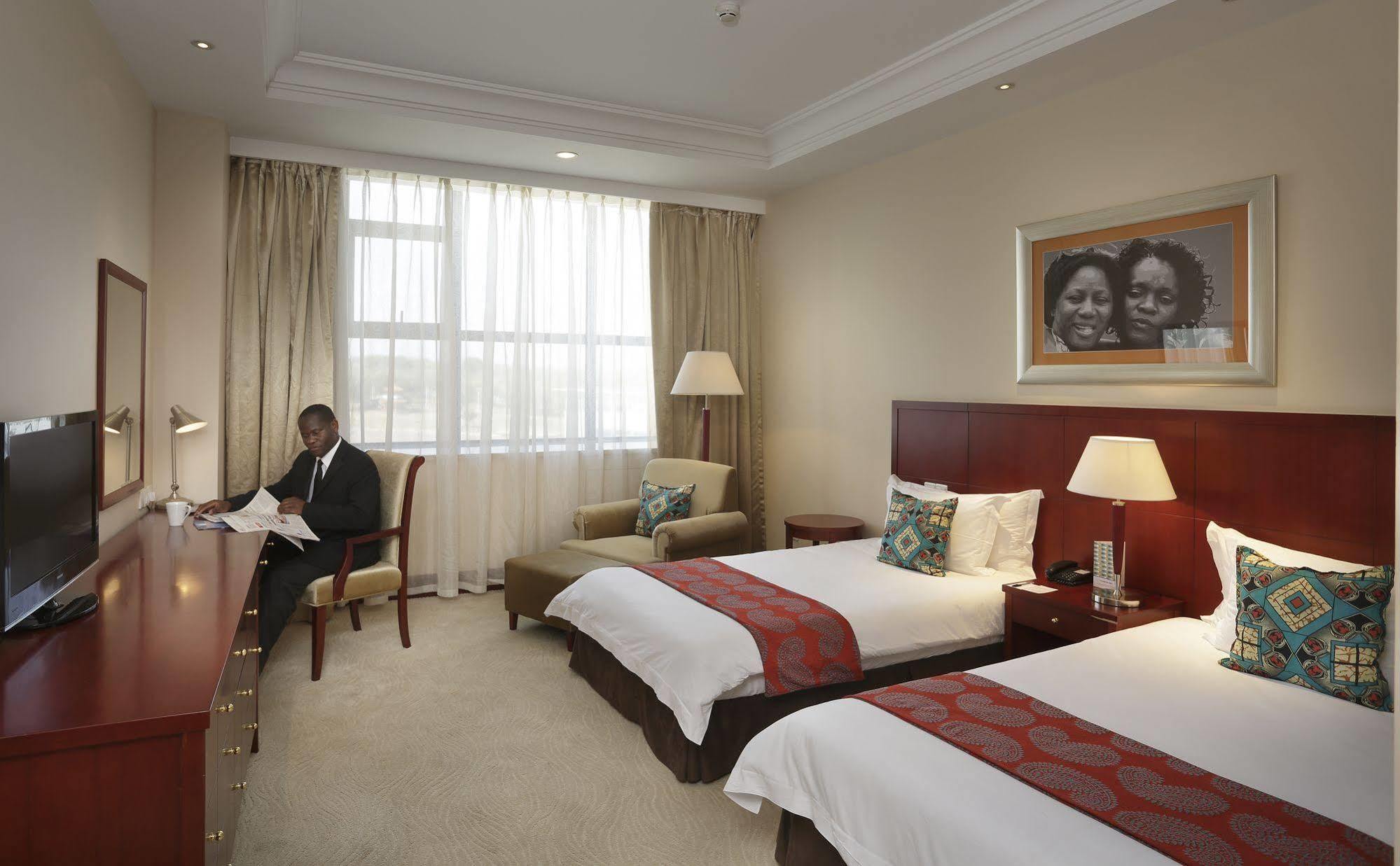 President Hotel At Umodzi Park Lilongwe Ngoại thất bức ảnh
