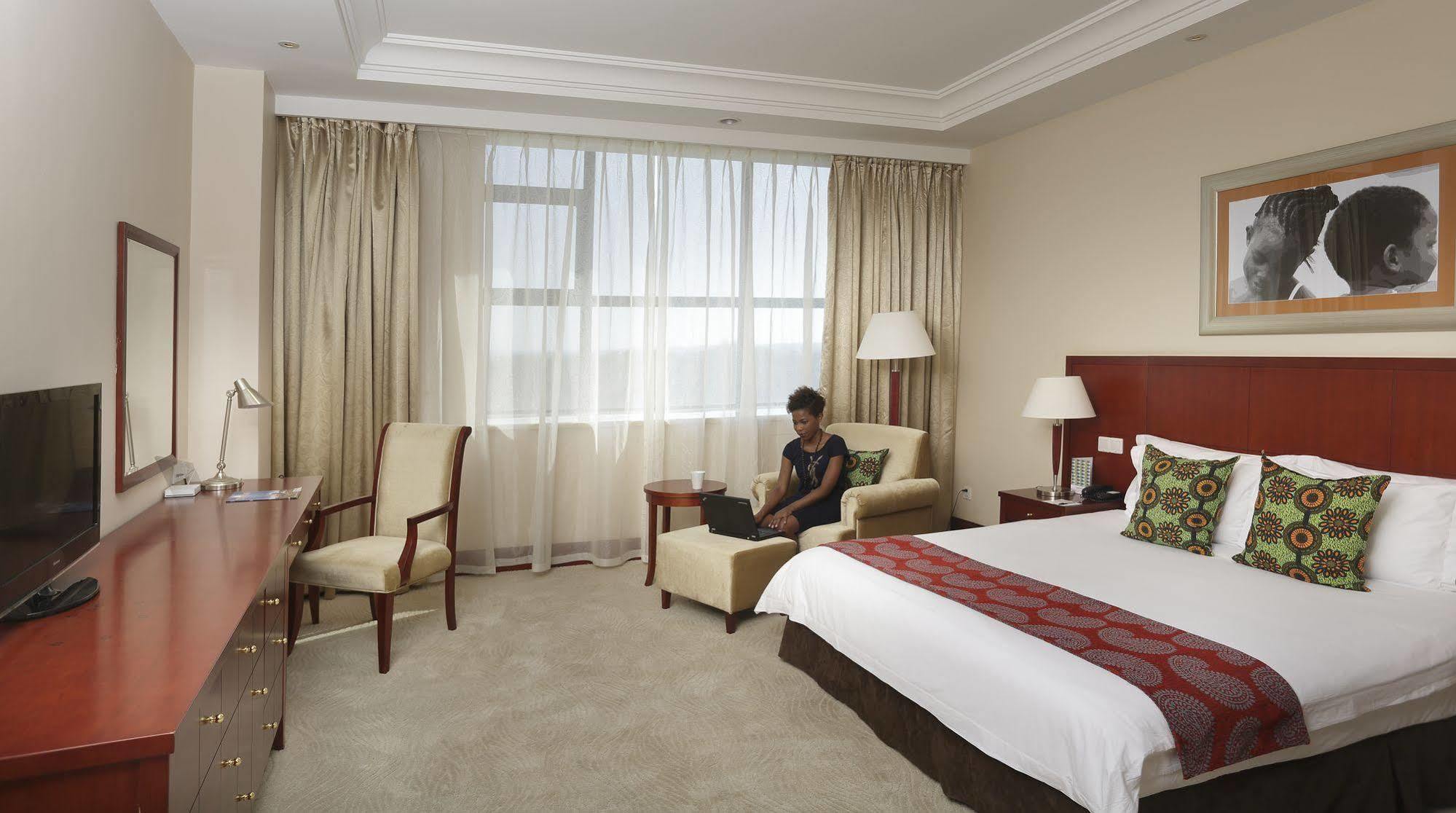 President Hotel At Umodzi Park Lilongwe Ngoại thất bức ảnh