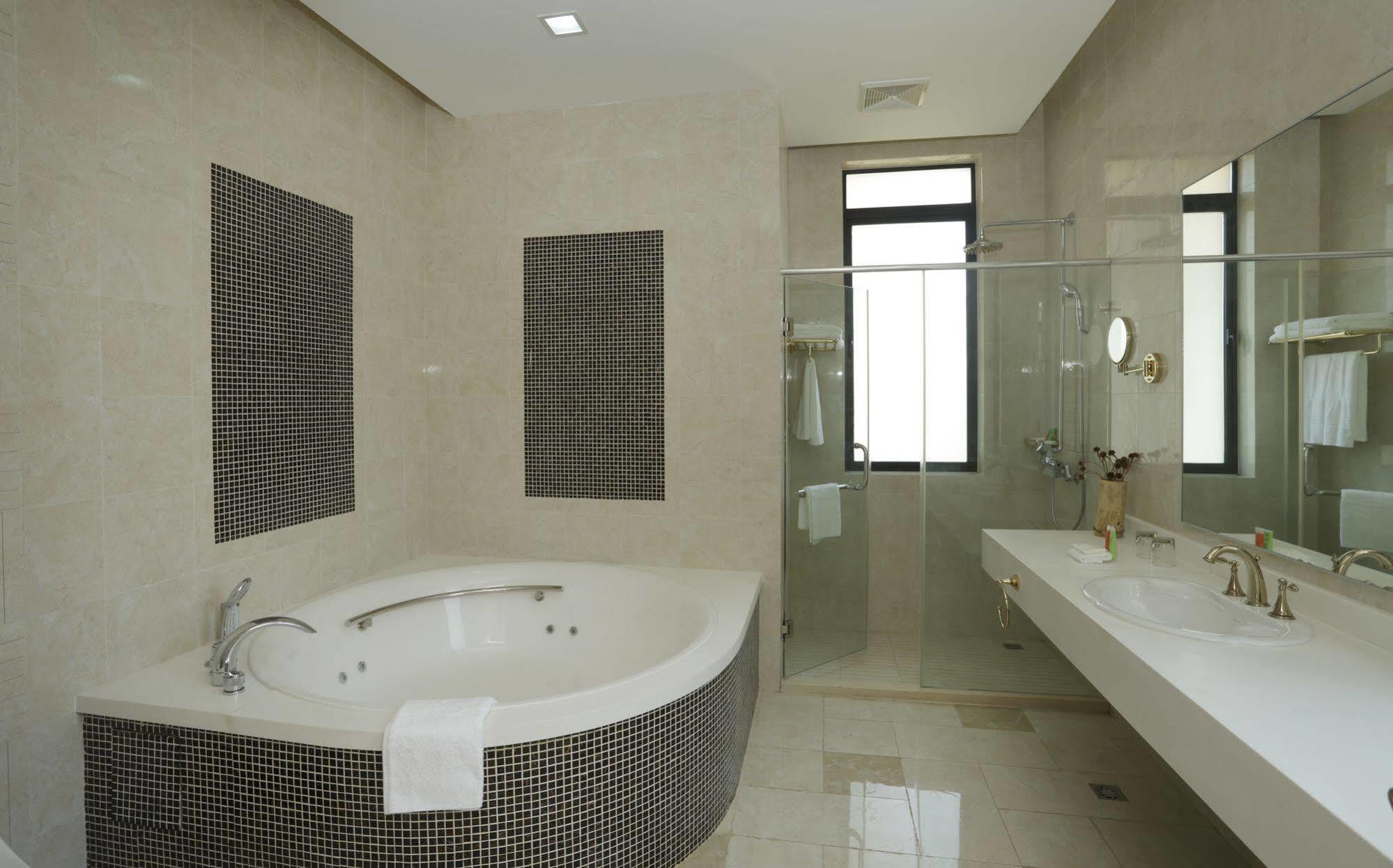 President Hotel At Umodzi Park Lilongwe Ngoại thất bức ảnh