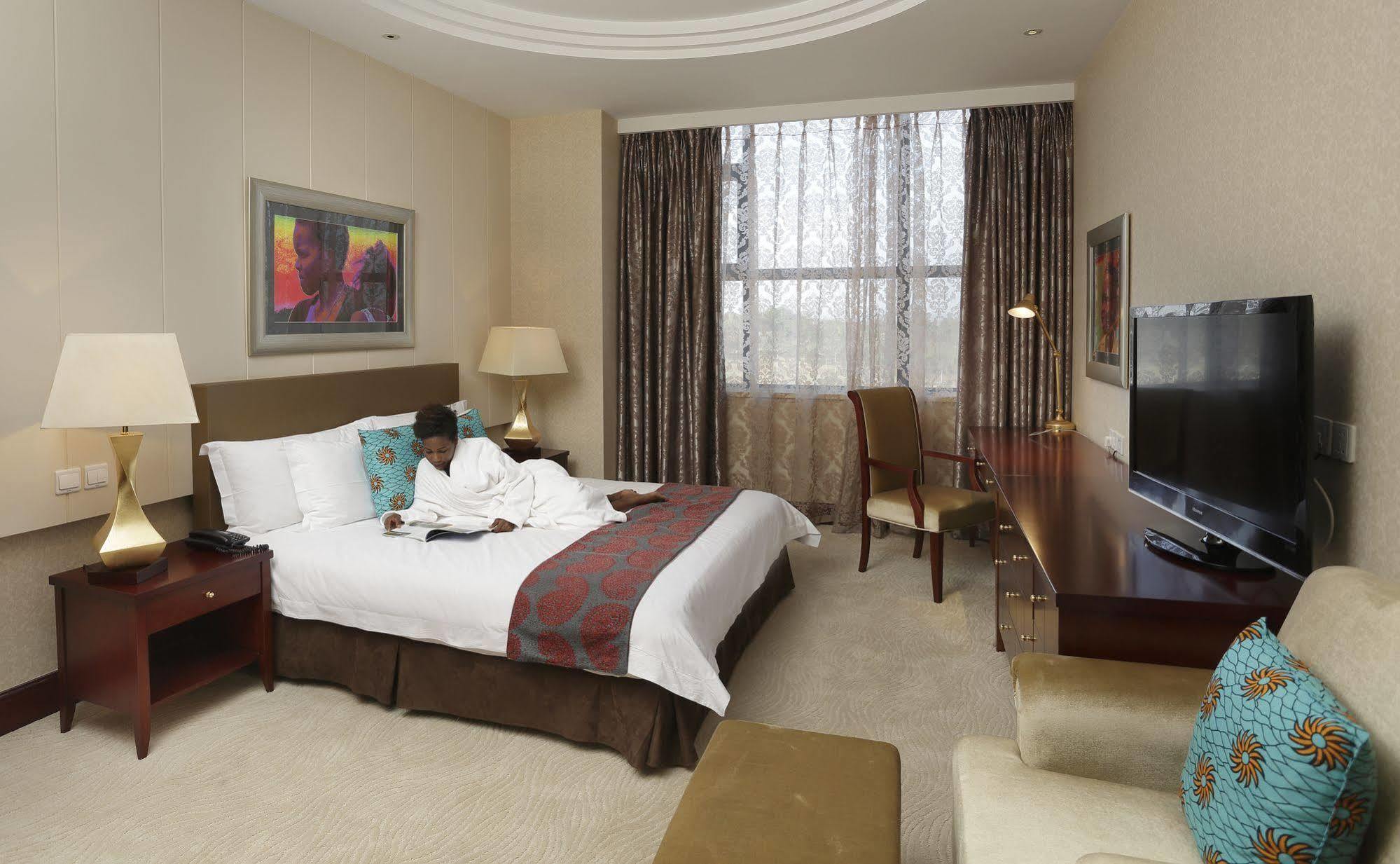 President Hotel At Umodzi Park Lilongwe Ngoại thất bức ảnh