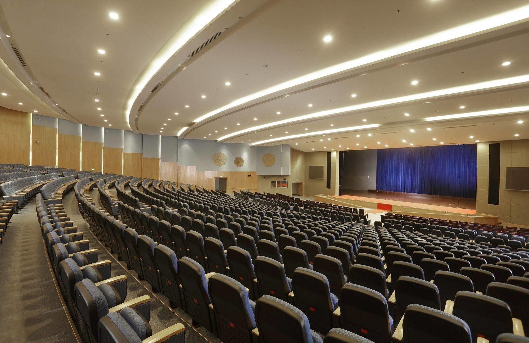 President Hotel At Umodzi Park Lilongwe Ngoại thất bức ảnh